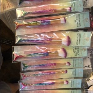 Mermaid brushes